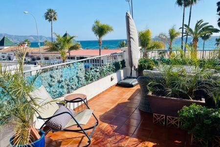 Apartamento En Primera Linea De Playa Nerja Dış mekan fotoğraf