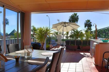 Apartamento En Primera Linea De Playa Nerja Dış mekan fotoğraf