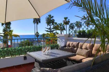 Apartamento En Primera Linea De Playa Nerja Dış mekan fotoğraf